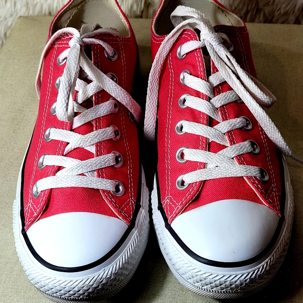 Red Converse - Picture 2 of 9